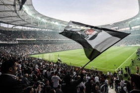 besiktas-taraftarindan-sabri-sariogluna-tepki-YvdEP8z3.jpg