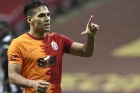 radamel-falcao-39-yasinda-futbolu-birakti-YQMml8qD.jpg
