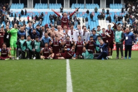 trabzonspor-a-kadrosu-ve-yoneticileri-u19-grubunu-tebrik-etti-IRpiyhOv.jpg