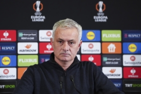 jose-mourinho-rangersa-karsi-oynayan-biz-degildik-ZBitKnzx.jpg