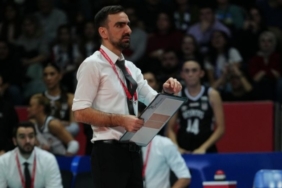 besiktas-bayan-voleybol-ekibinde-kriz-29OYEikN.jpg