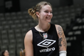 besiktas-bayan-voleybol-grubu-julia-szczurowskayi-transfer-etti-KO9REwQc.jpg