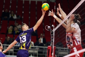 fenerbahce-medicana-meskeninde-olympiakosa-direnemedi-OORg3BdW.jpg