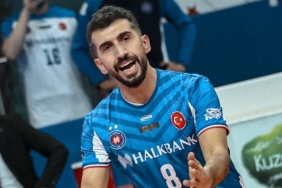 halkbank-voleybol-grubunda-gaye-ankara-derbisini-kazanmak-dPfDebMr.jpg