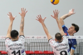 arkas-spor-alanya-belediyesporu-siddetli-macta-yendi-Sfa52mZg.jpg
