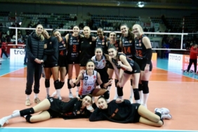 kadinlar-2-ligi-final-etabinda-eczacibasi-ve-manisa-bsb-1-ligde-NsQr9zUn.jpg