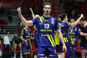 kupa-voleyde-fenerbahce-medicana-spor-totoyu-yenerek-dortlu-finalde-7rXF88K2.jpg