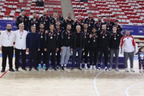 sungurlu-belediyespor-axa-sigorta-erkekler-voleybol-2-ligde-sampiyon-oldu-gatcfMTP.jpg