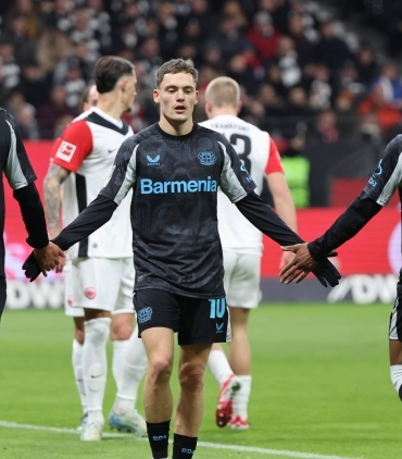 bayer-leverkusen-frankfurtu-rahat-gecti-wbRydF1H.jpg