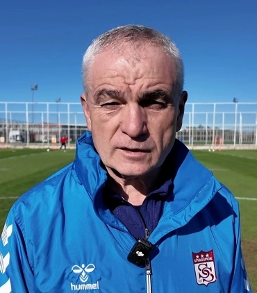 sivassporda-istek-calimbay-ve-oyunculardan-8-mart-bildirisi-Jsr2i3d2.jpg