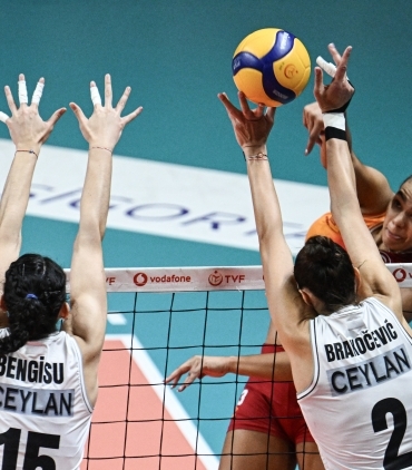 sultanlar-liginde-dev-randevu-besiktas-galatasaray-daikin-33b2kXPt.jpg
